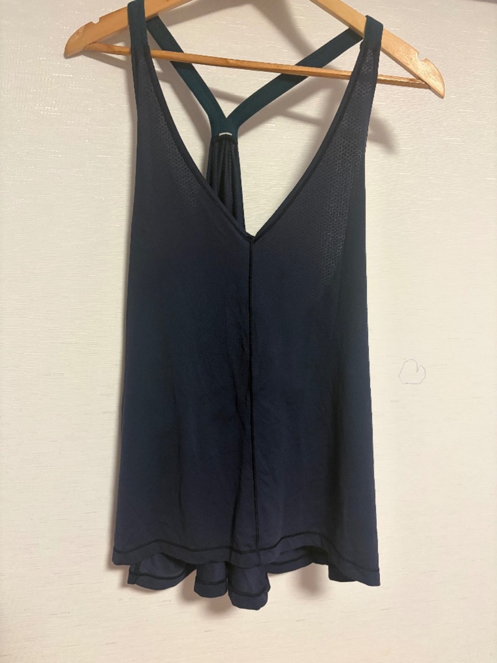 Lululemon Women V neck mesh racerback tank